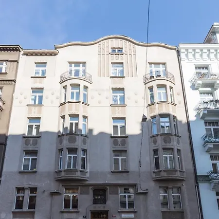 Luxury Riverside In The Center Of Prague