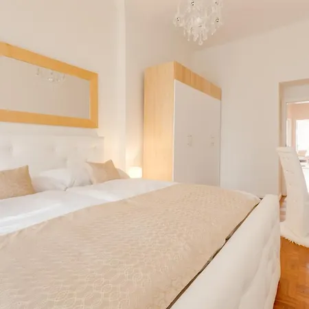 Apartment Luxury Riverside In The Center Of