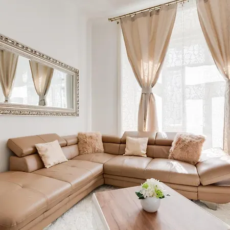 Luxury Riverside In The Center Of Apartamento