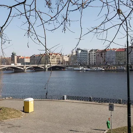 Luxury Riverside In The Center Of Apartment *