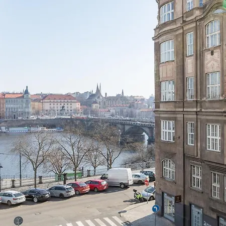 Apartment Luxury Riverside In The Center Of Prag