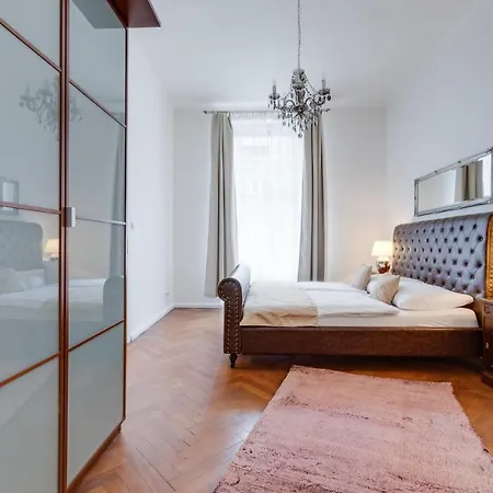 Apartment Luxury Riverside In The Center Of *