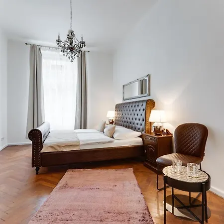 Luxury Riverside In The Center Of Apartment