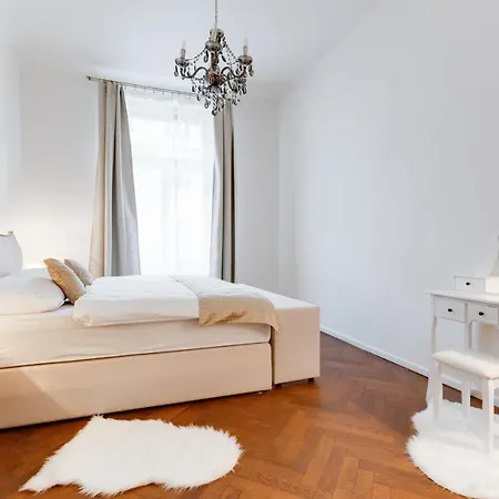 Luxury Riverside In The Center Of Apartment Prag