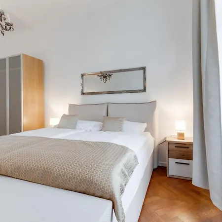 Luxury Riverside In The Center Of * Prague