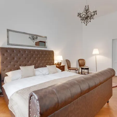 Apartment Luxury Riverside In The Center Of Prag