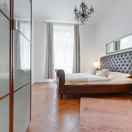 Luxury Riverside In The Center Of