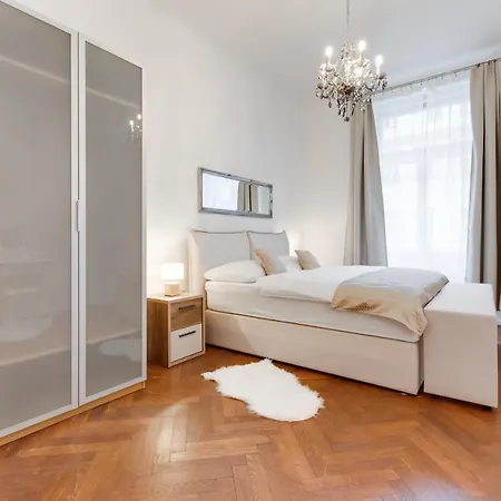 Luxury Riverside In The Center Of Apartment Prag