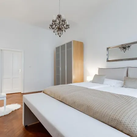 Apartment Luxury Riverside In The Center Of Prag