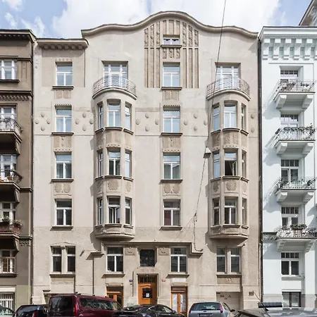 Luxury Riverside In The Center Of Prague