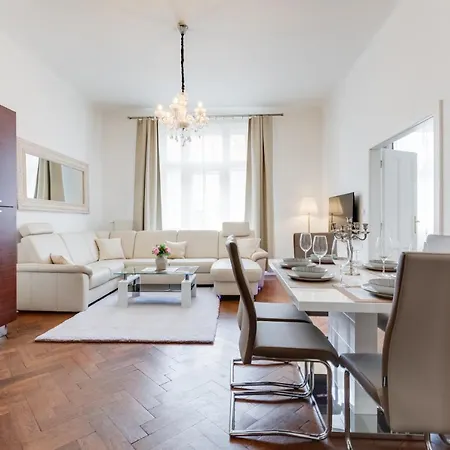 Luxury Riverside In The Center Of Apartment Prag