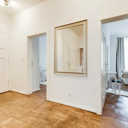 Apartment Luxury Riverside In The Center Of Prague