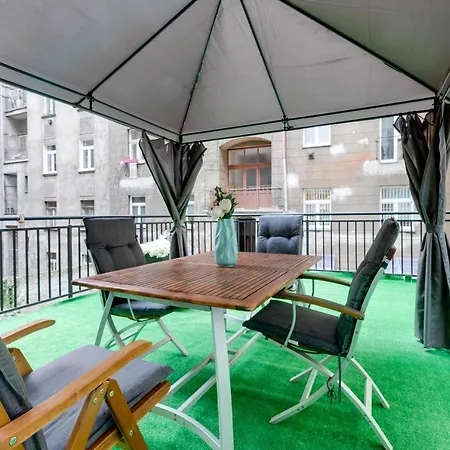 Luxury Riverside In The Center Of Apartment *
