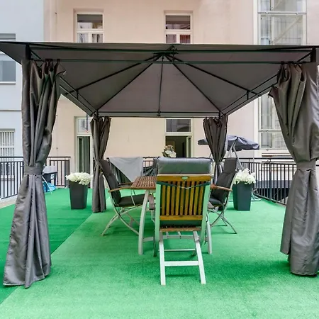 Luxury Riverside In The Center Of * Prague