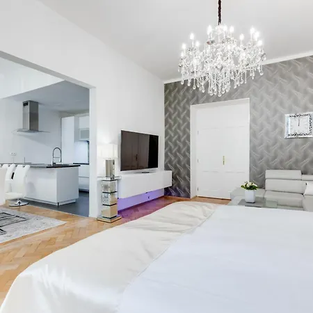 Apartment Luxury Riverside In The Center Of *