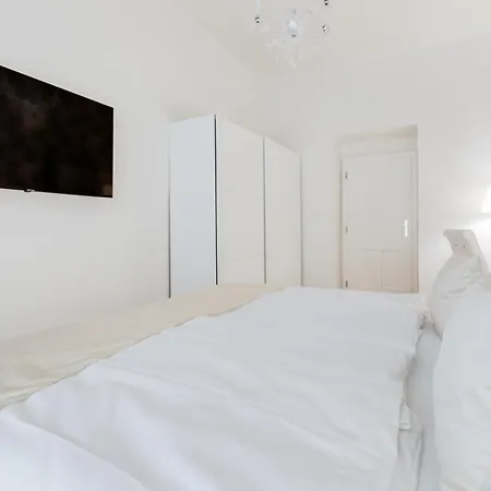 Luxury Riverside In The Center Of Apartment Prague