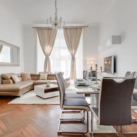 Luxury Riverside In The Center Of * Prag