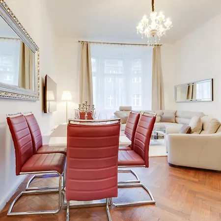 Luxury Riverside In The Center Of Apartment