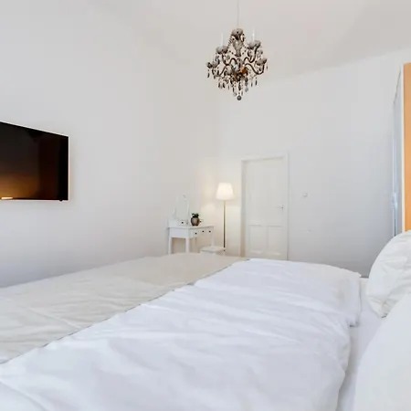 Luxury Riverside In The Center Of Apartment Prag
