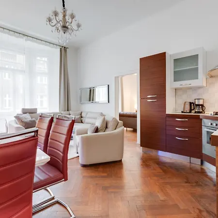 Luxury Riverside In The Center Of Apartment