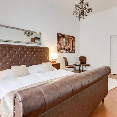 Apartment Luxury Riverside In The Center Of