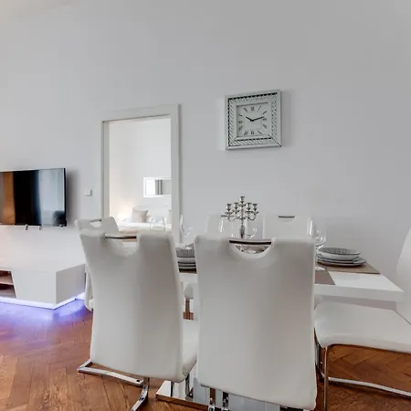 Apartment Luxury Riverside In The Center Of *