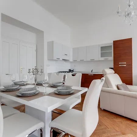 Luxury Riverside In The Center Of Apartment Prag