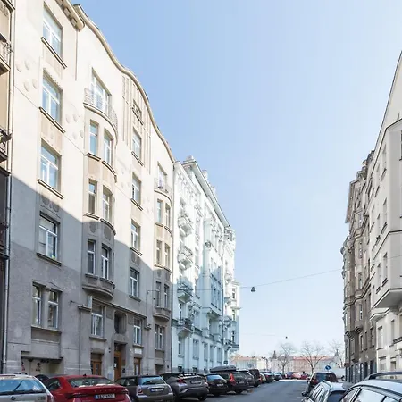 Luxury Riverside In The Center Of Prag