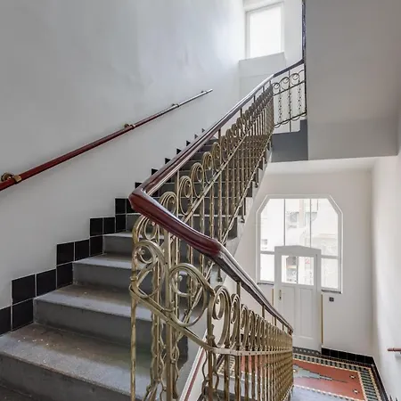 Luxury Riverside In The Center Of Daire *