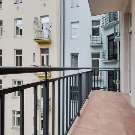 Luxury Riverside In The Center Of Daire