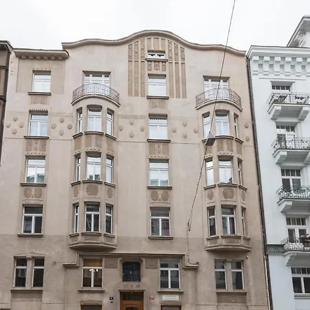 Luxury Riverside In The Center Of Daire